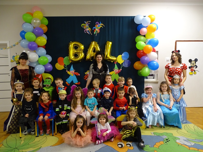 BAL KARNAWAŁOWY GRUPA SMERFY F1