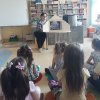 53 W bibliotece