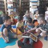 53 W bibliotece