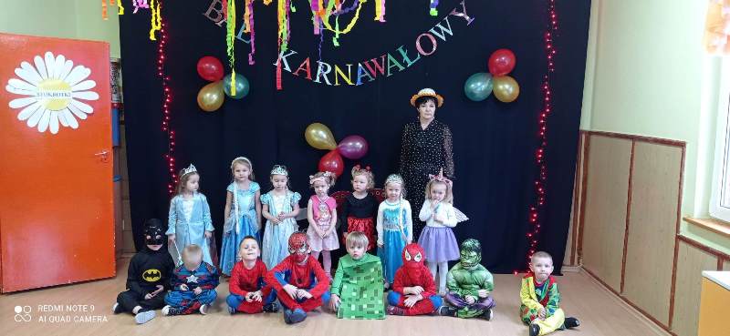 BAL KARNAWAŁOWY GRUPA STOKROTKI