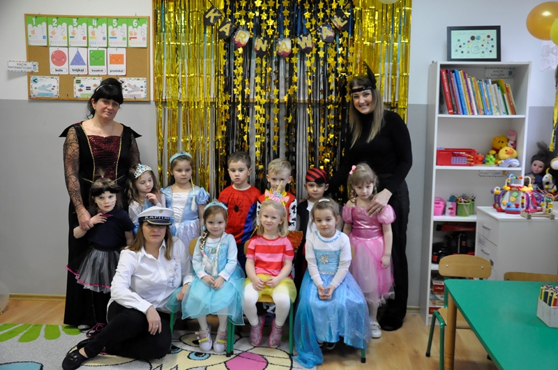 BAL KARNAWAŁOWY GRUPA JEŻYKI