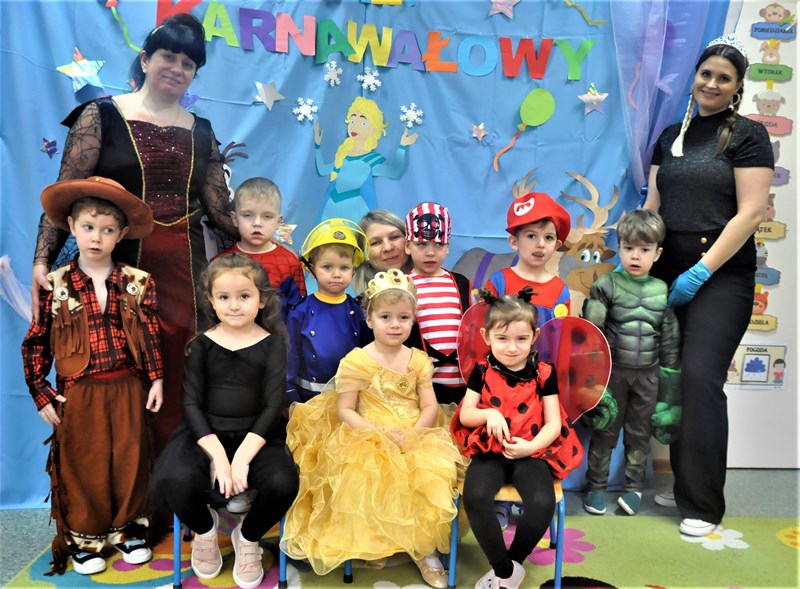 BAL KARNAWAŁOWY GRUPA KRASNOLUDKI