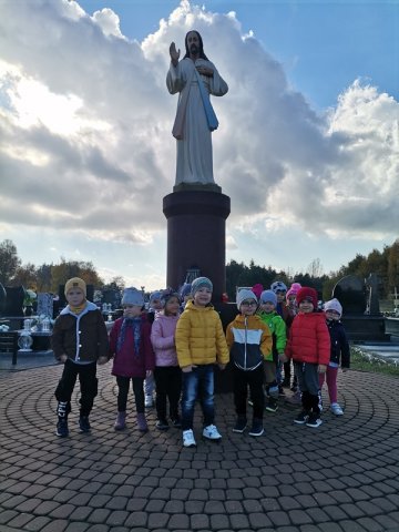 6.Odwiedzamy cmentarz