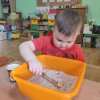 „Skrzaty i Słoneczka  lubią zabawy sensoryczne”