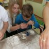 „Skrzaty i Słoneczka  lubią zabawy sensoryczne”
