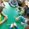 „Skrzaty i Słoneczka  lubią zabawy sensoryczne”
