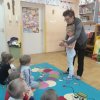 Biedronki poznają pracę malarza