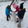 Wesołe zabawy na śniegu