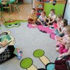 Rodzice czytają dzieciom